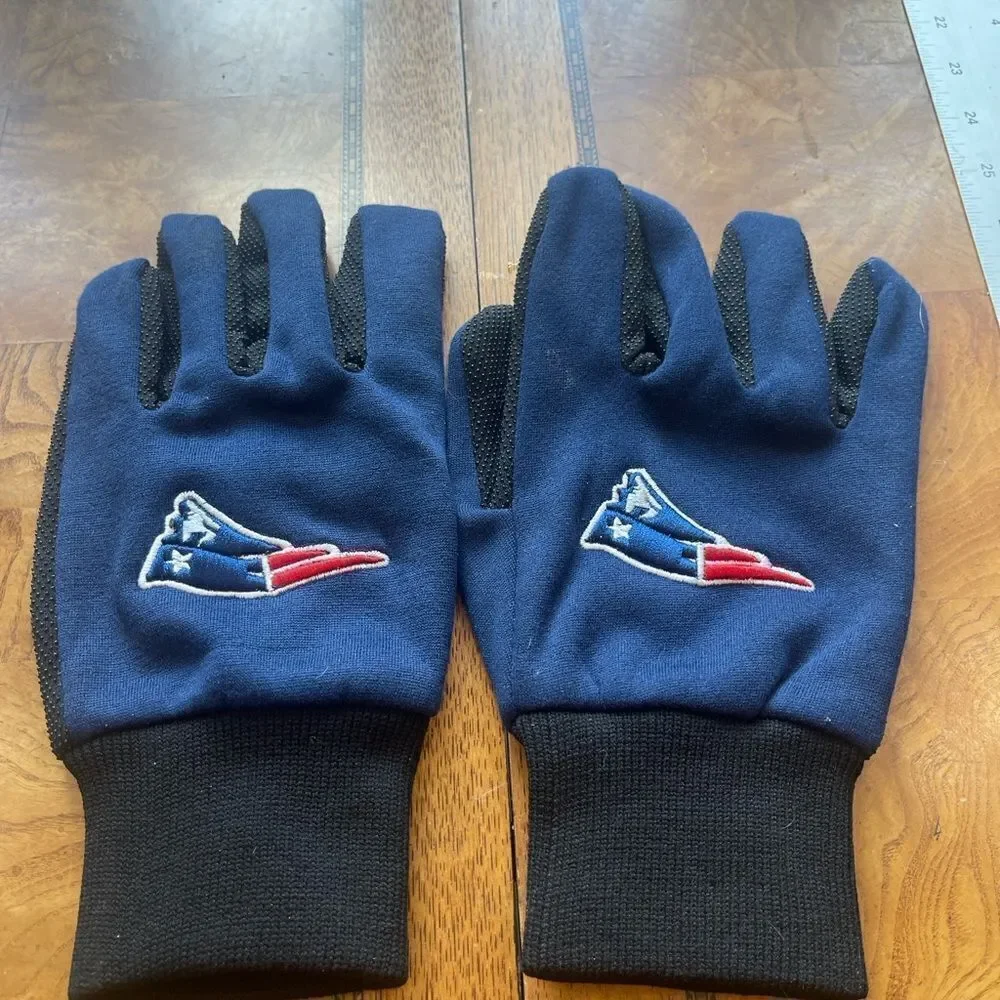 Patriot NFL Gloves!!